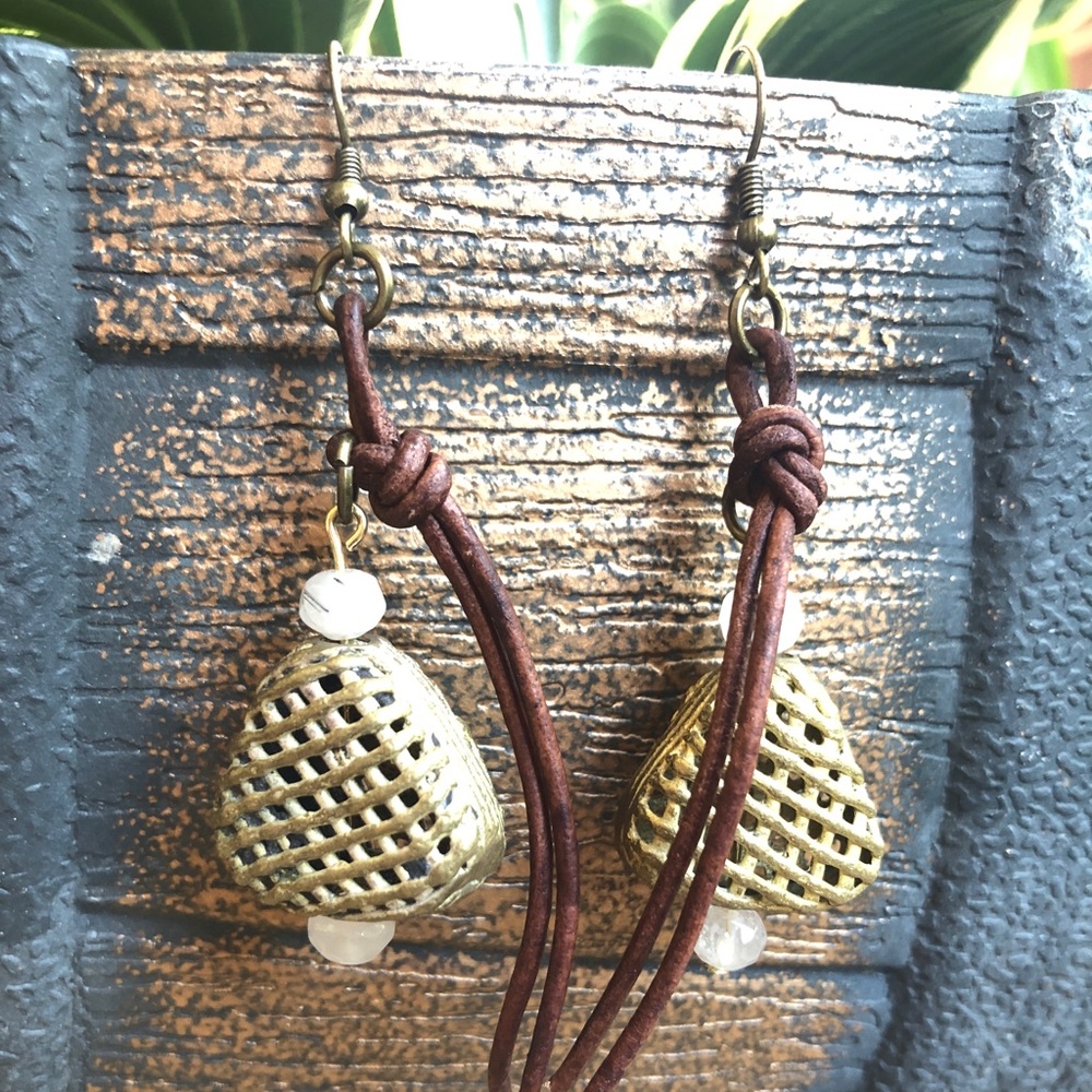 Triangle Waffle Brass Leather Earrings